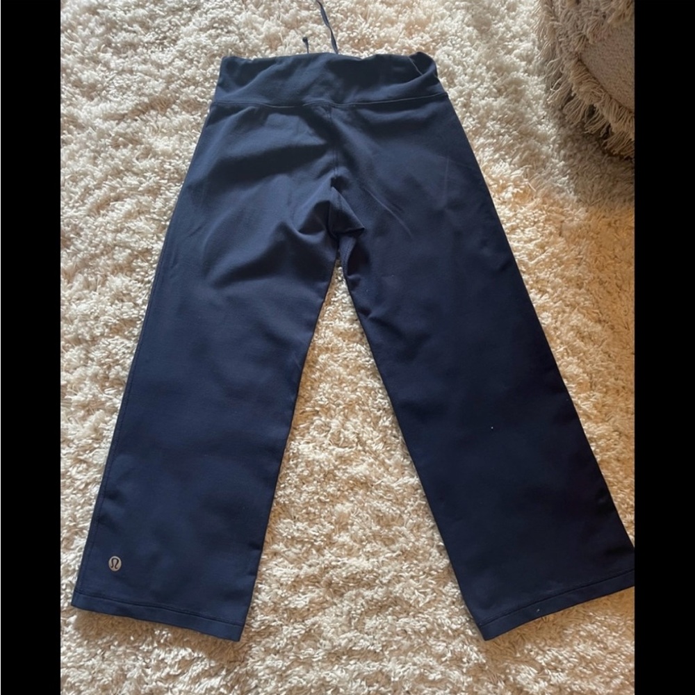 Lululemon Crop navy sweatpants size 6